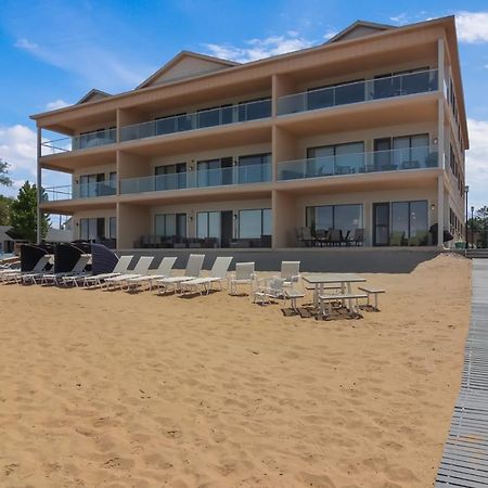 Sugar Beach Villa 1012 Luxury Waterfront Condo Traverse City Exterior photo