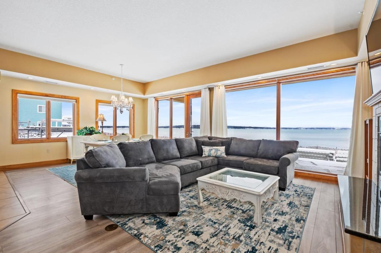 Sugar Beach Villa 1012 Luxury Waterfront Condo Traverse City Exterior photo