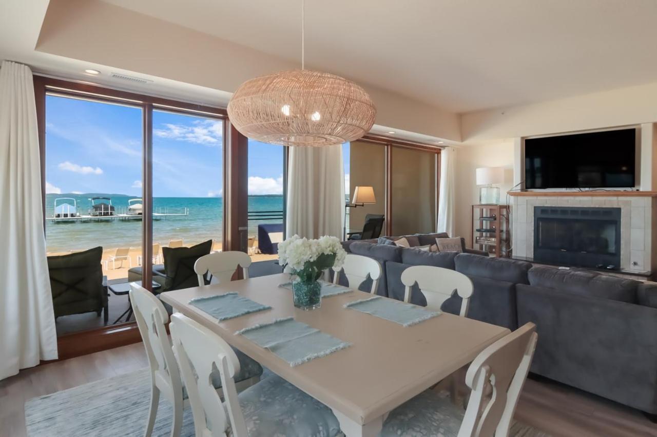 Sugar Beach Villa 1012 Luxury Waterfront Condo Traverse City Exterior photo